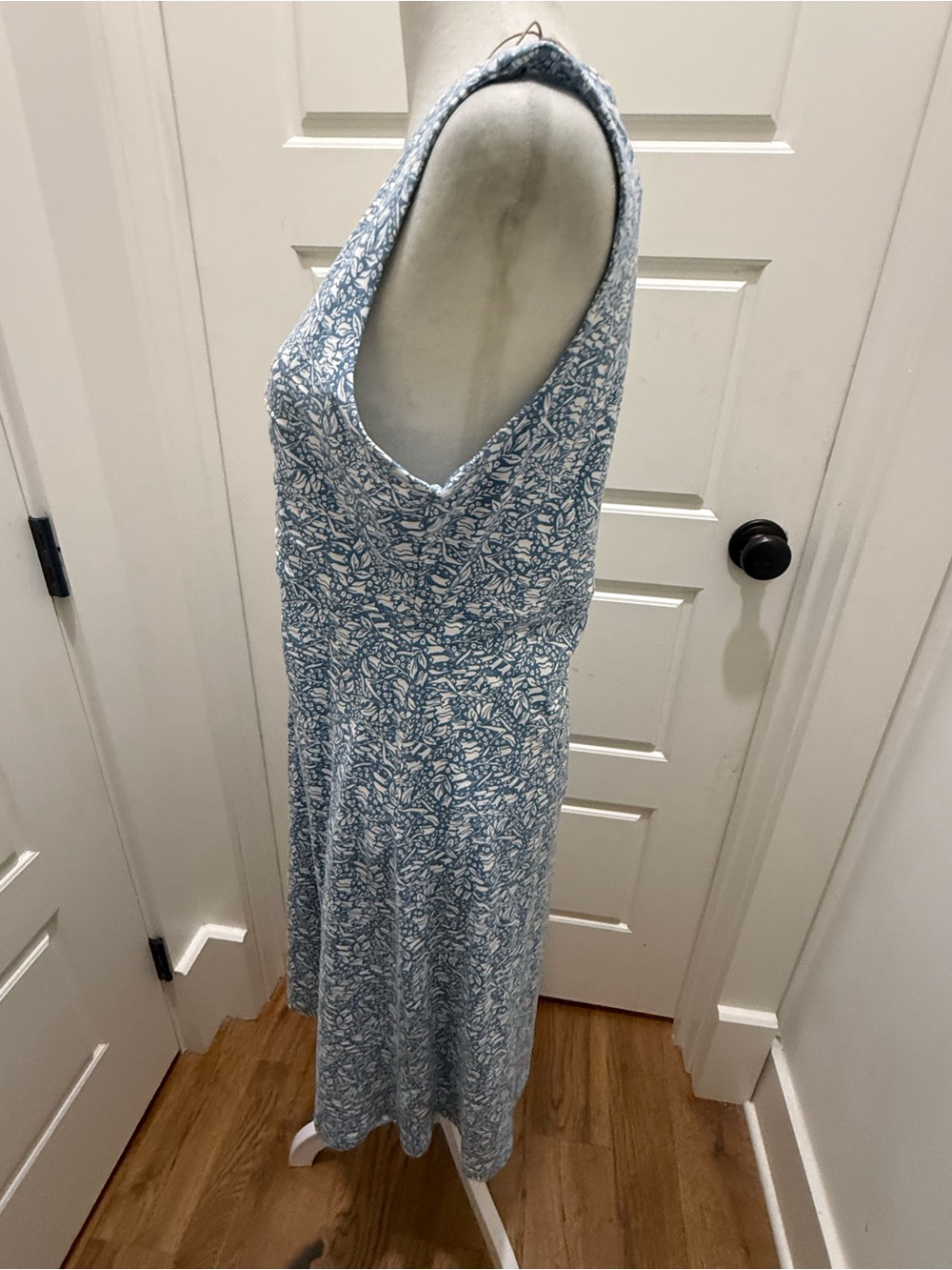 NWT. Toad & Co. Rosemarie Sleeveless Dress. Glacier Spring Print. Size Medium. - Picture 4 of 10